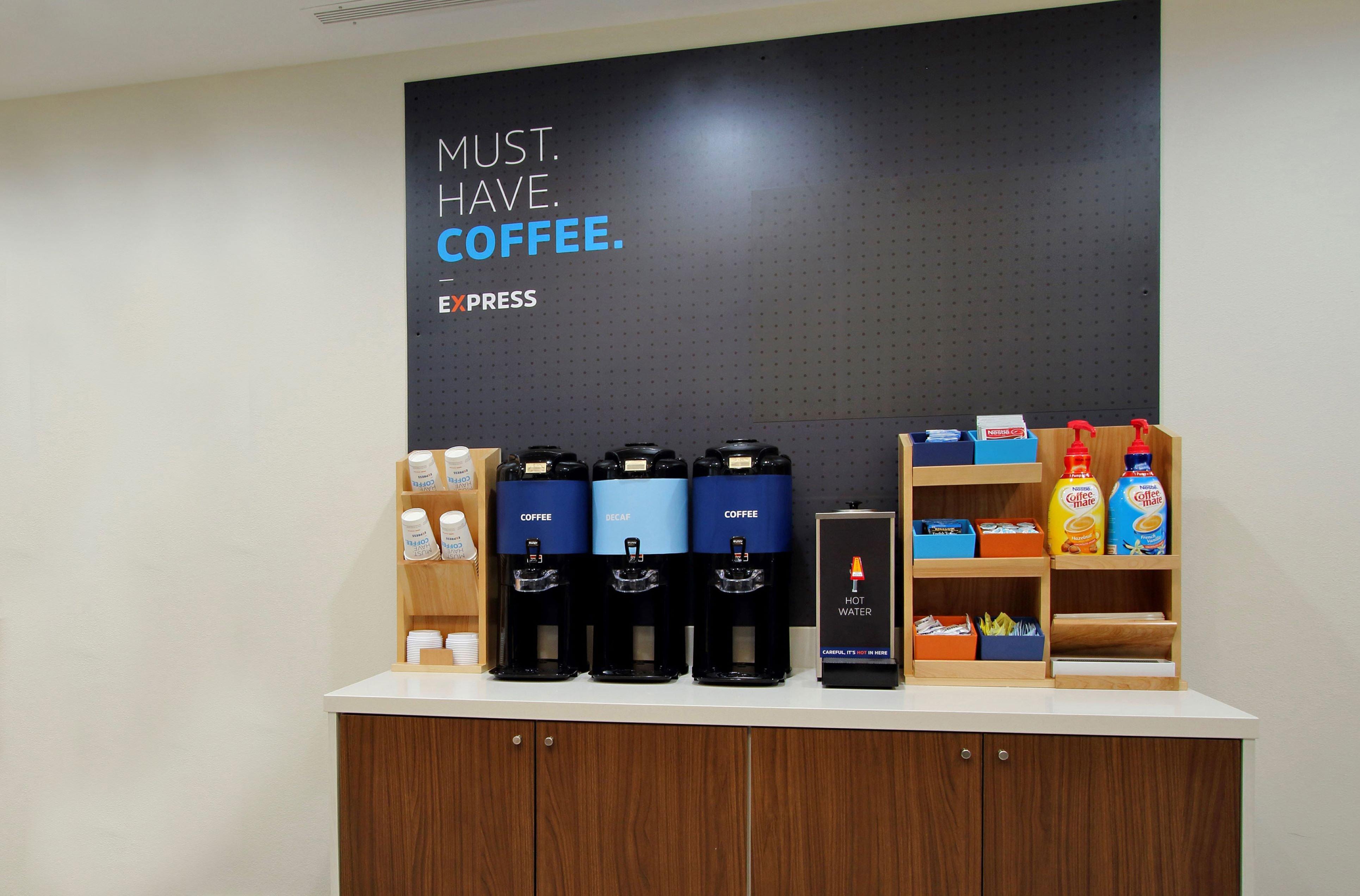 Holiday Inn Express & Suites By Ihg Altoona By Ihg Экстерьер фото