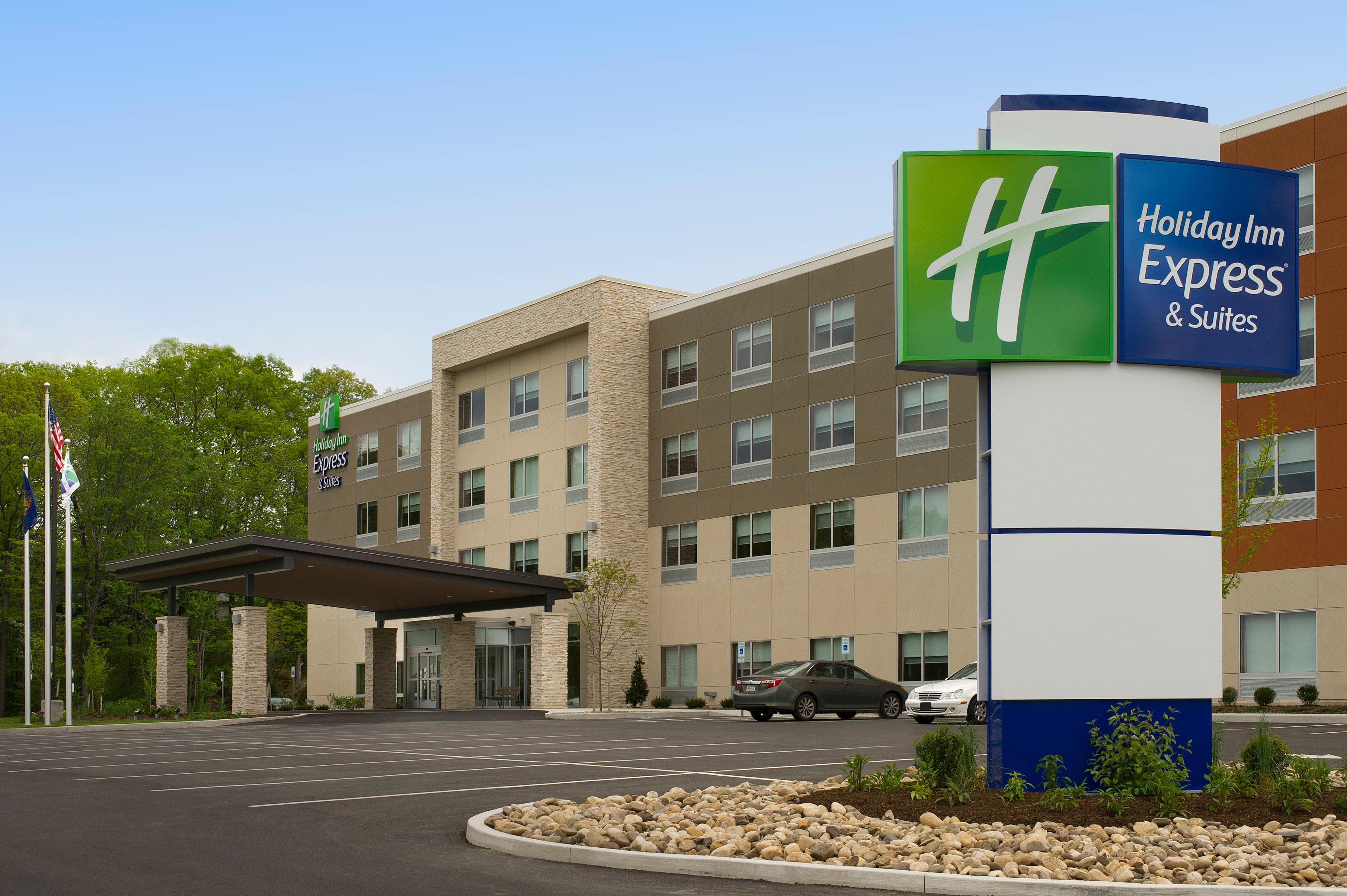 Holiday Inn Express & Suites By Ihg Altoona By Ihg Экстерьер фото