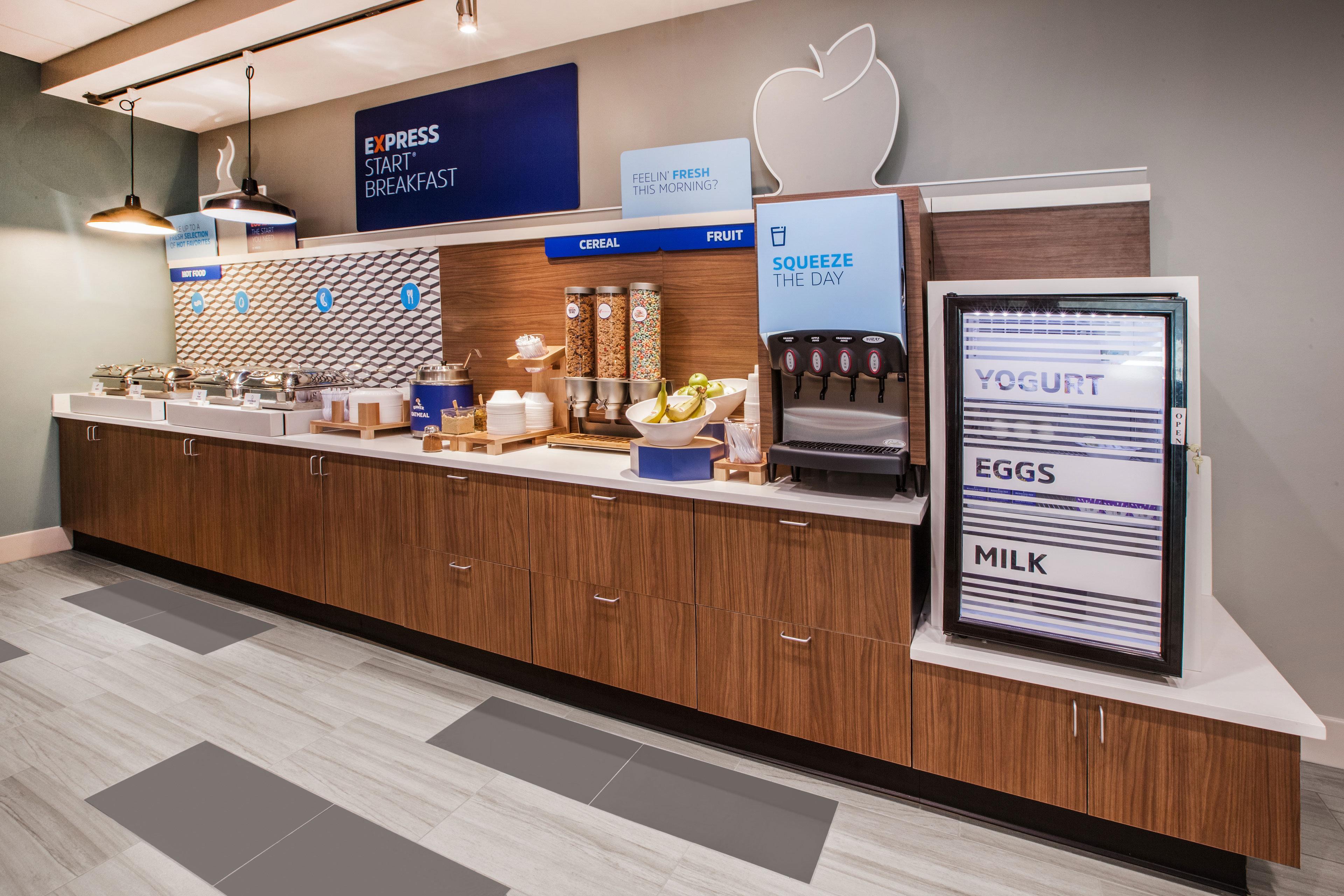 Holiday Inn Express & Suites By Ihg Altoona By Ihg Экстерьер фото