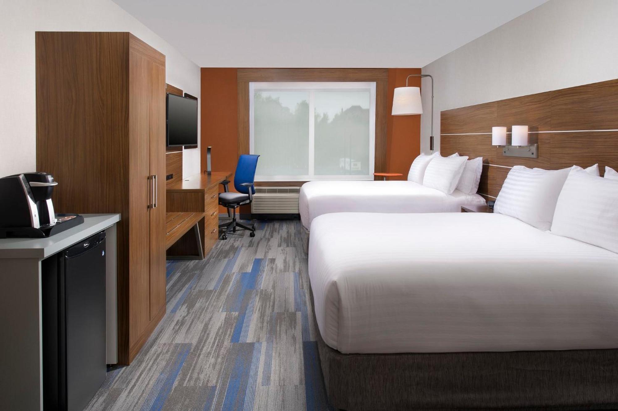 Holiday Inn Express & Suites By Ihg Altoona By Ihg Экстерьер фото